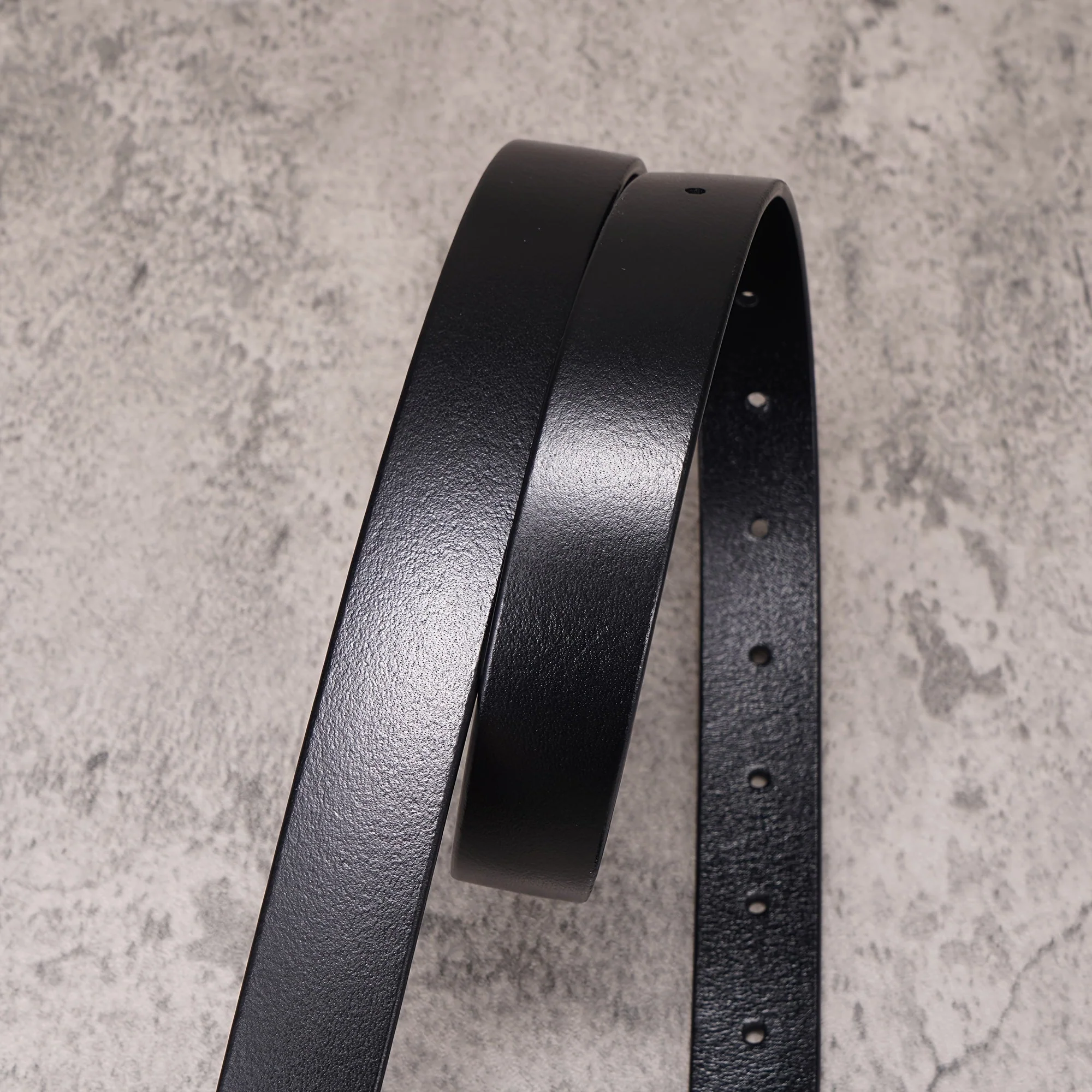 Elizabeth™ | Minimalist Metallic Buckle Belt - Image 12